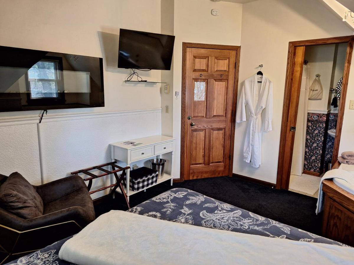 Otter Creek Eau Claire Bed & Breakfast 4*