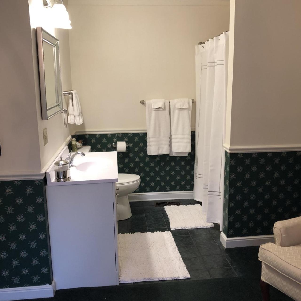 Bed & Breakfast Otter Creek Eau Claire Altoona